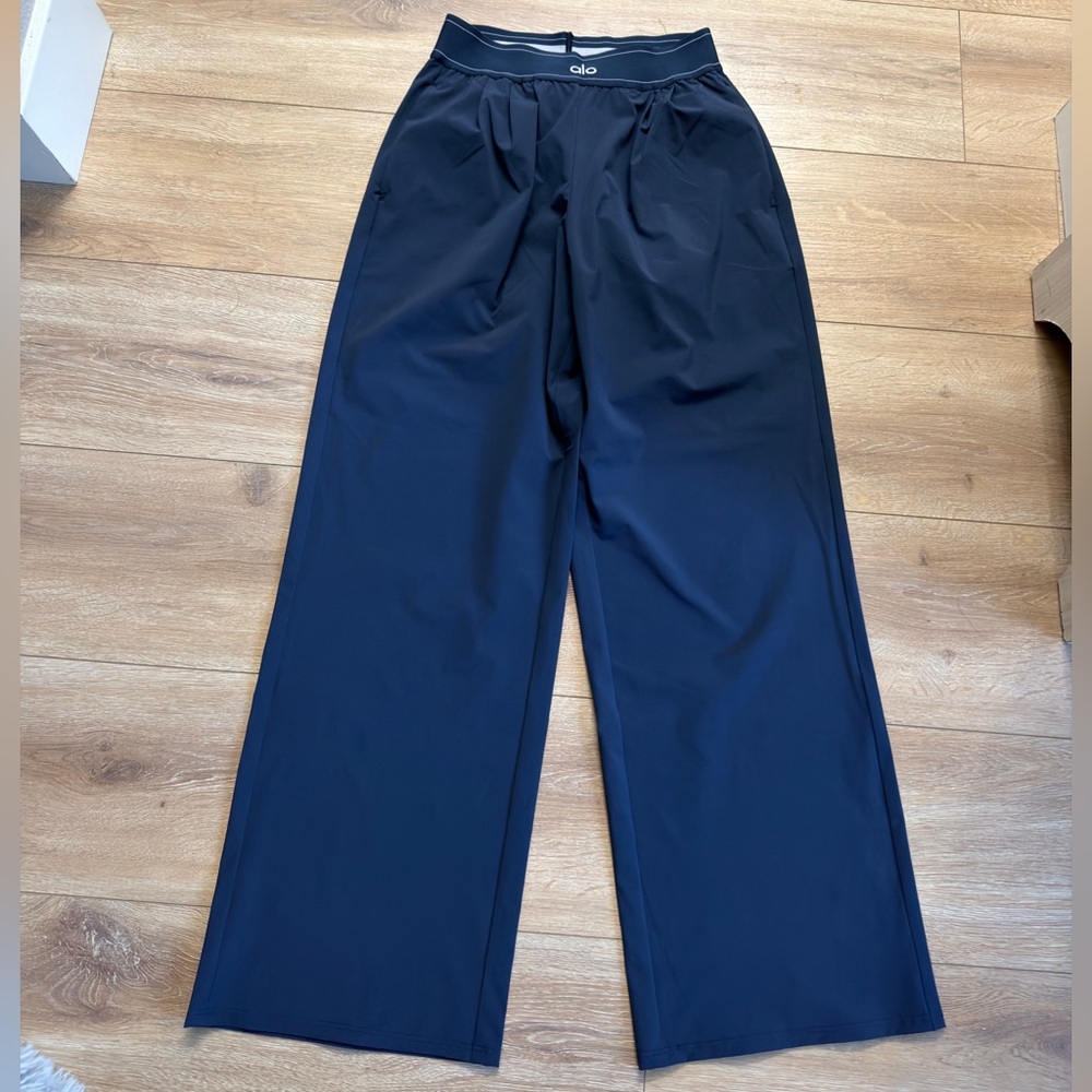 Alo Suit Up Navy Trouser Regular - Picture 5 of 6